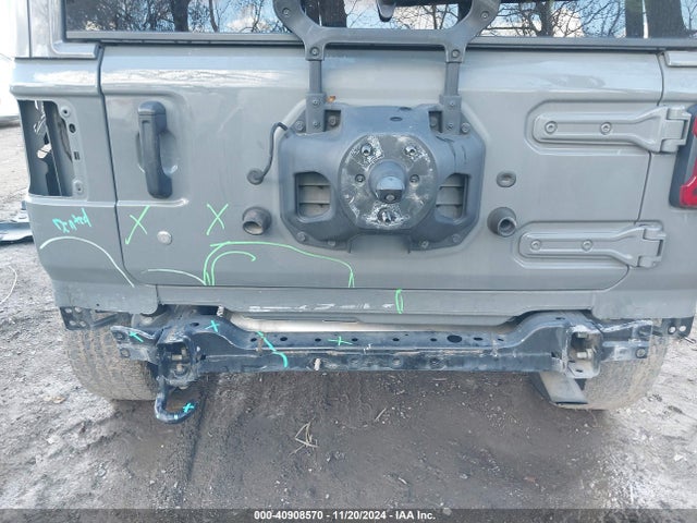 1C4HJXEG1KW571530 Jeep Wrangler Unlimited Sahara 4x4