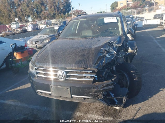 3VV3B7AX9JM162043 Volkswagen Tiguan 2.0t Se/2.0t Sel