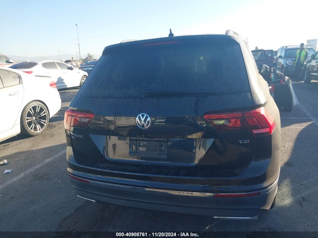 3VV3B7AX9JM162043 Volkswagen Tiguan 2.0t Se/2.0t Sel