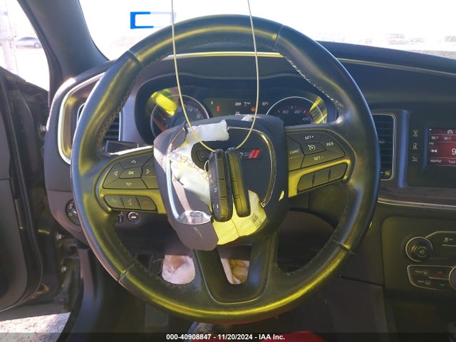 40908847 :رقم المزاد ، 2C3CDXBG8FH754681 vin ، 2015 Dodge Charger Se مزاد بيع