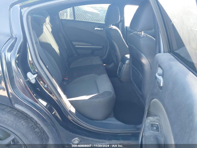 40908847 :رقم المزاد ، 2C3CDXBG8FH754681 vin ، 2015 Dodge Charger Se مزاد بيع