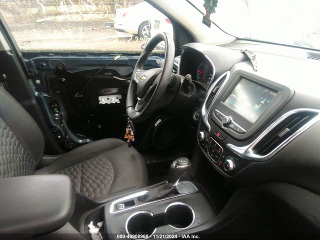 3GNAXJEV8JL126807 Chevrolet EQUINOX LT