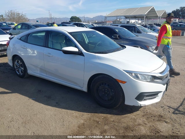 2018 2HGFC2F53JH608156 main image