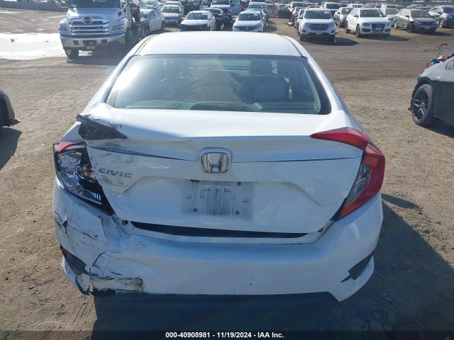 Honda Civic Lx 2018 2HGFC2F53JH608156 Image 16