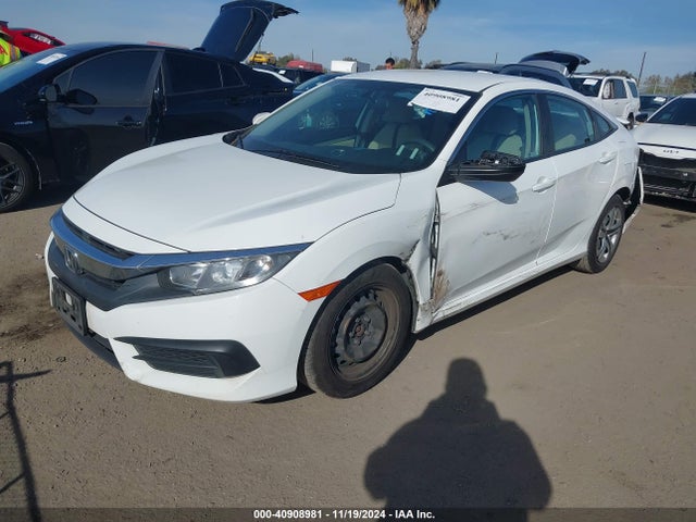 Honda Civic Lx 2018 2HGFC2F53JH608156 Image 2