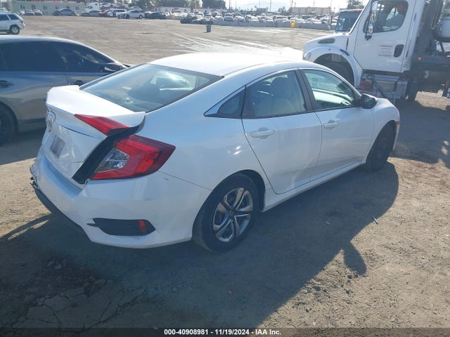 Honda Civic Lx 2018 2HGFC2F53JH608156 Image 4