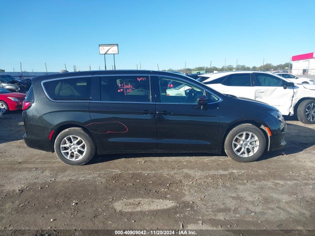 2C4RC1CG6PR534147 Chrysler Voyager Lx