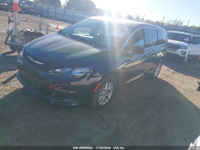 2C4RC1CG6PR534147 Chrysler Voyager Lx
