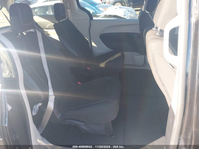 2C4RC1CG6PR534147 Chrysler Voyager Lx