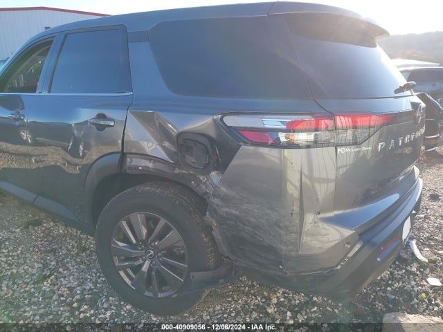 5N1DR3AC0NC211959 Nissan Pathfinder S 4wd