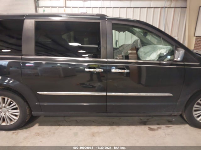2C4RC1CG5GR149551 Chrysler Town & Country Touring-l Anniversary Edition