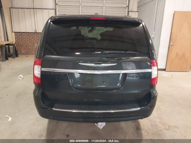 2C4RC1CG5GR149551 Chrysler Town & Country Touring-l Anniversary Edition