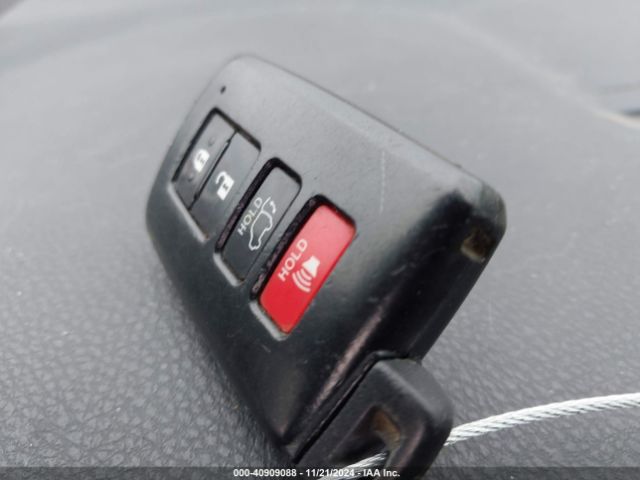 5TDJGRFH5KS057604 Toyota Highlander Hybrid Xle