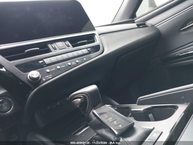 58ADA1C11RU045743 Lexus ES 300H