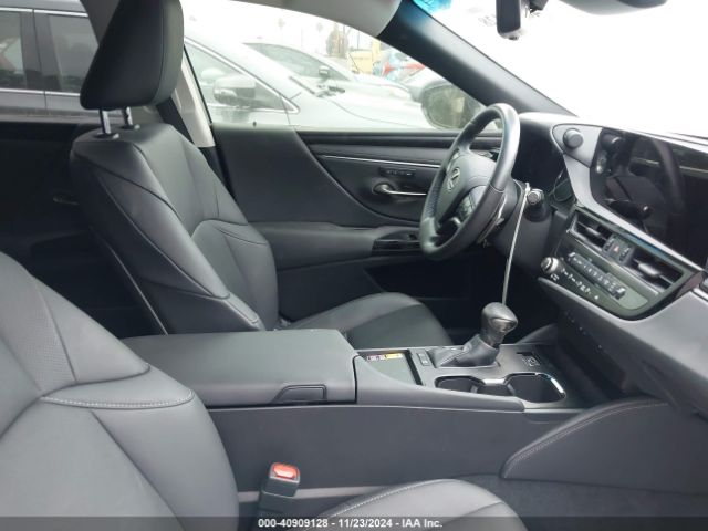 58ADA1C11RU045743 Lexus ES 300H