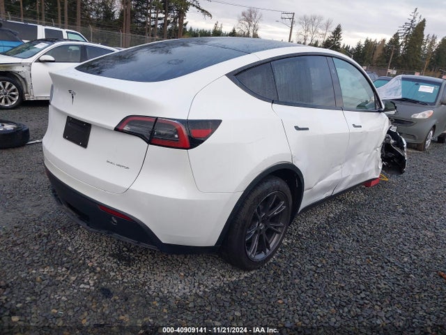 2024 TESLA MODEL Y 7SAYGDEE6RF129422 Photo 3