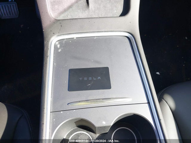 2024 TESLA MODEL Y 7SAYGDEDXRF195463 Photo 10