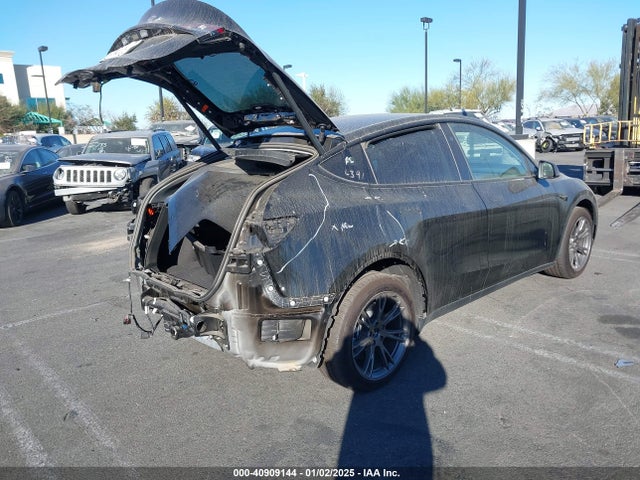 2024 TESLA MODEL Y 7SAYGDEDXRF195463 Photo 3