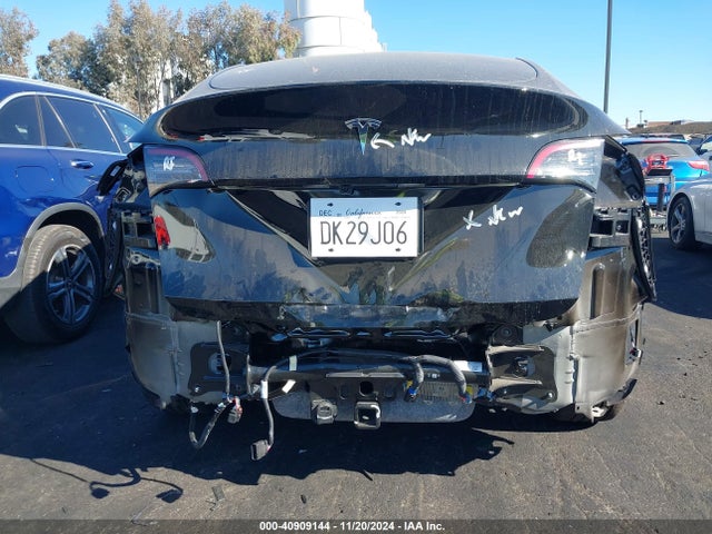 2024 TESLA MODEL Y 7SAYGDEDXRF195463 Photo 5