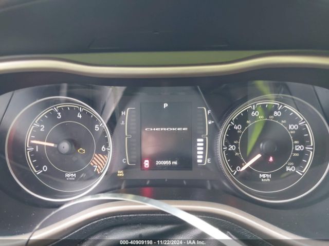1C4PJMCB7EW164219 Jeep Cherokee Latitude