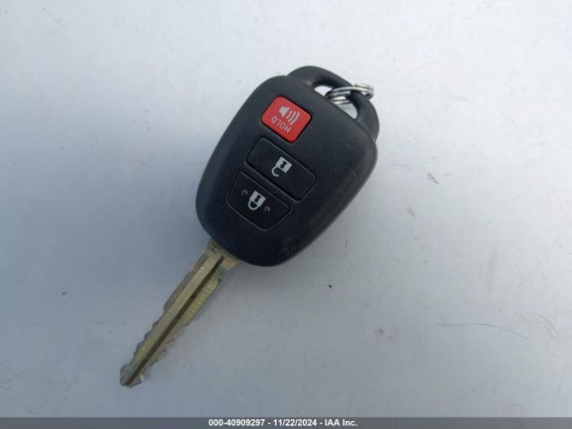 JTMWFREV5HD100004 Toyota Rav4 Xle