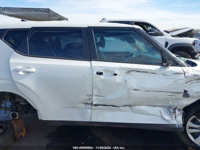 KIA SOUL LX 2022 KNDJ23AU5N7156776 Image 13
