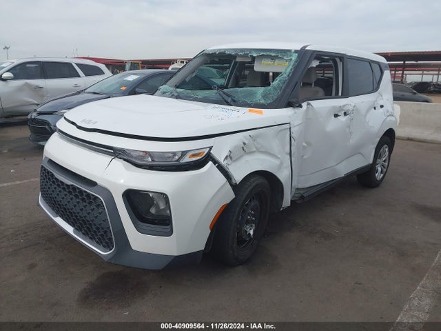 KIA SOUL LX 2022 KNDJ23AU5N7156776 Image 2
