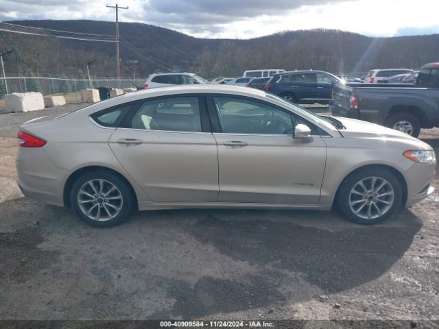 3FA6P0LU4HR254199 Ford Fusion Hybrid Se