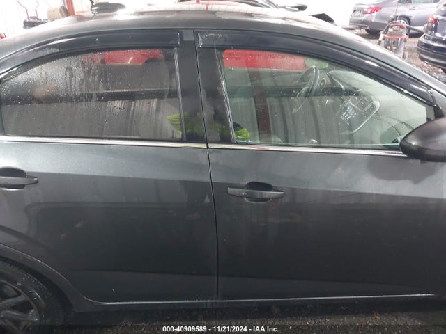 1G1JD5SB6L4122727 Chevrolet Sonic Fwd  Lt