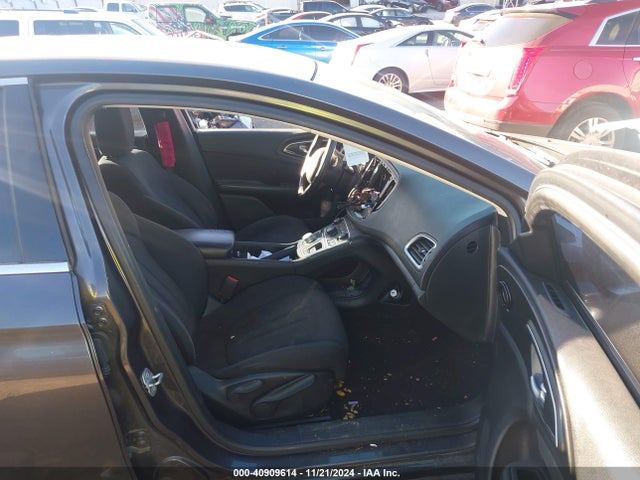 1C3CCCAB2FN658330 Chrysler 200 Limited