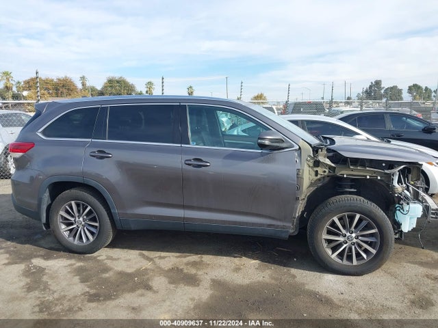 Toyota Highlander Xle 2019 5TDJZRFH3KS597401 Image 14