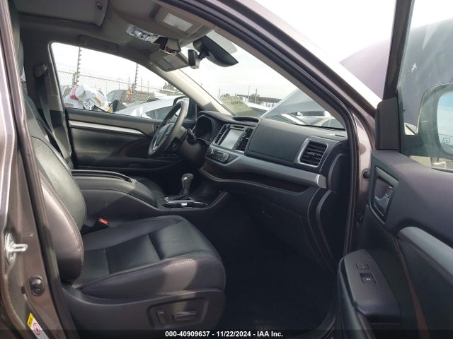 Toyota Highlander Xle 2019 5TDJZRFH3KS597401 Image 5
