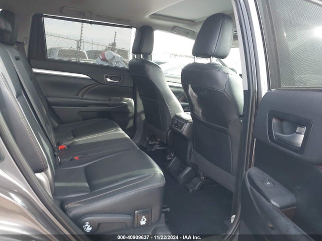 Toyota Highlander Xle 2019 5TDJZRFH3KS597401 Image 8
