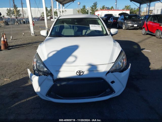 3MYDLBYVXKY511097 Toyota YARIS LE