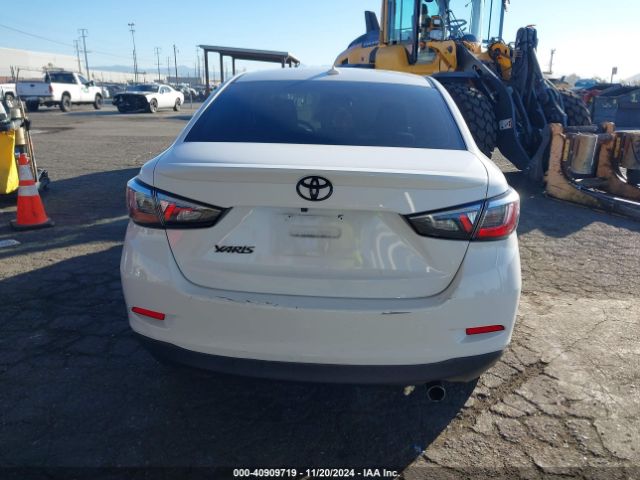3MYDLBYVXKY511097 Toyota YARIS LE