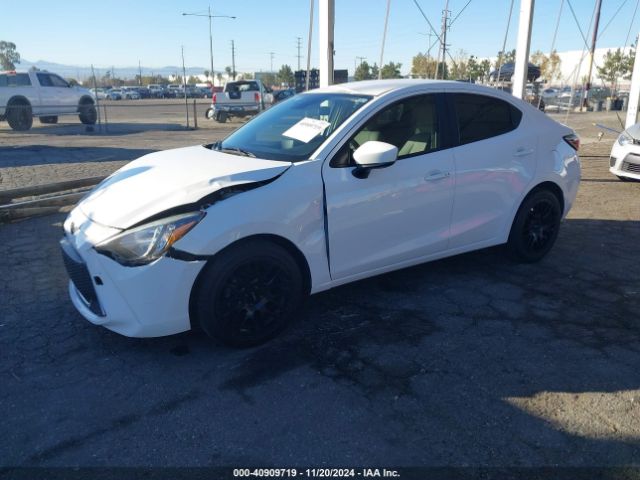 3MYDLBYVXKY511097 Toyota YARIS LE