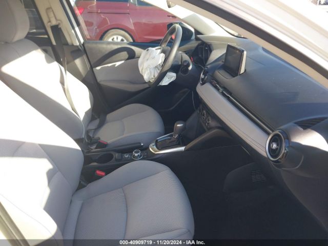 3MYDLBYVXKY511097 Toyota YARIS LE