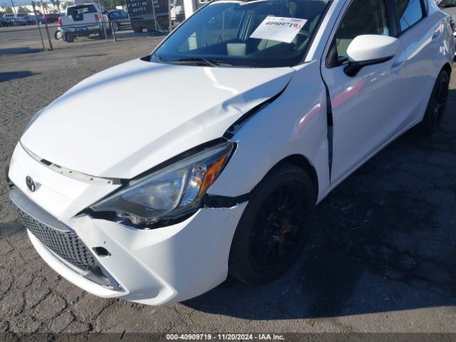 3MYDLBYVXKY511097 Toyota YARIS LE