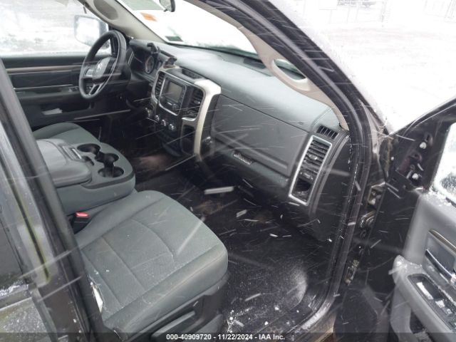 1C6RR7GG5HS583598 RAM 1500 Slt  4x4 6'4 Box