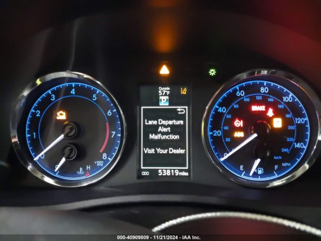 2T1BURHE5JC111815 Toyota COROLLA SE