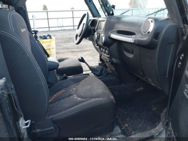 1C4AJWBG5EL247812 Jeep Wrangler Sahara