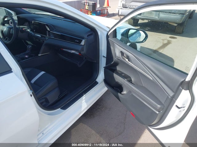 Toyota CAMRY SE 2025 4T1DAACKXSU061641 Image 5