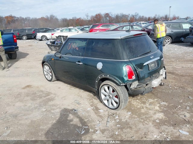 2006 MINI COOPER WMWRC33526TK66308 Photo 2