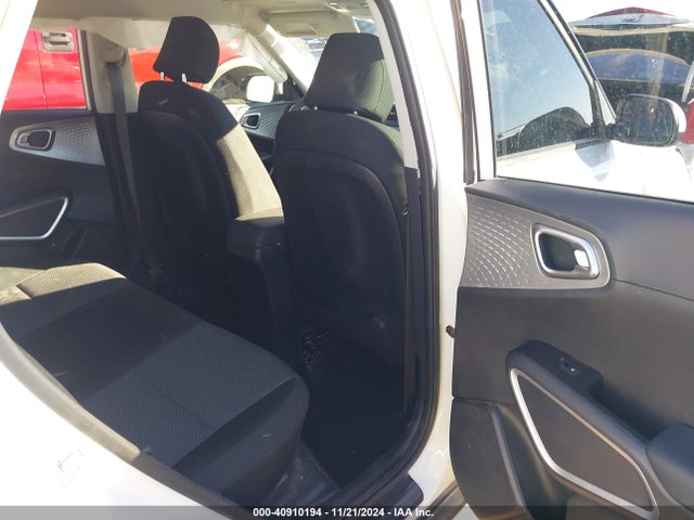 KIA SOUL LX 2020 KNDJ23AU4L7726313 Image 8
