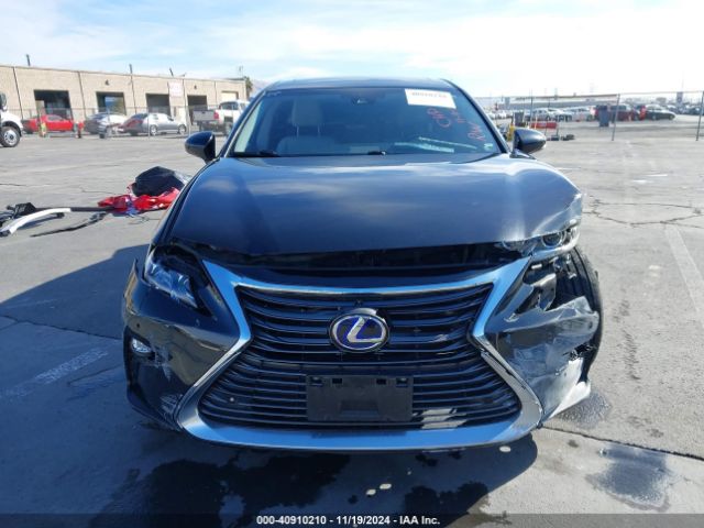 JTHBW1GG3J2187030 Lexus ES 300H