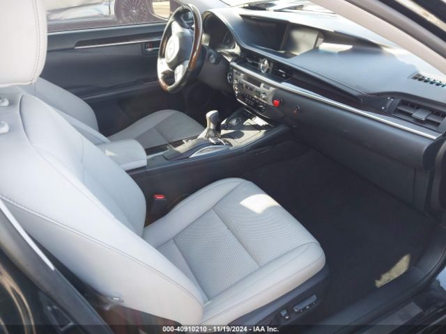 JTHBW1GG3J2187030 Lexus ES 300H