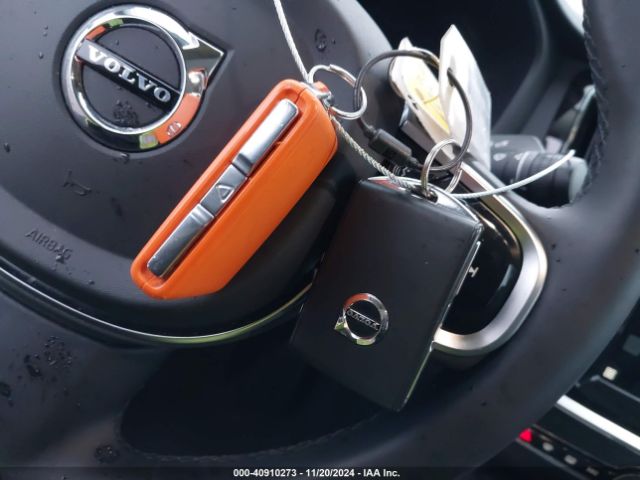 7JRL12FL9RG280739 Volvo S60 B5 Plus Dark Theme