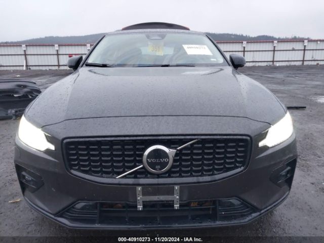 7JRL12FL9RG280739 Volvo S60 B5 Plus Dark Theme