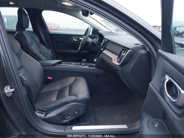 7JRL12FL9RG280739 Volvo S60 B5 Plus Dark Theme