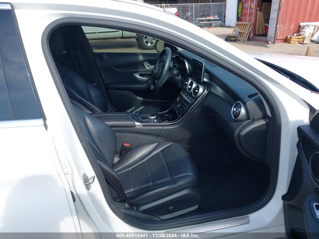 55SWF4JB3HU233284 Mercedes-Benz C 300 Luxury/sport